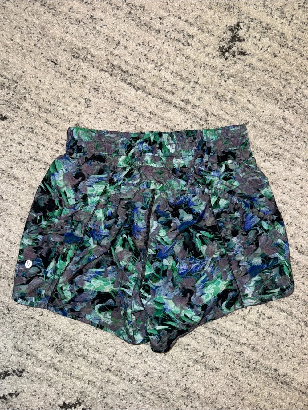 lululemon athletica Women's Multicolor Abstract Print Shorts